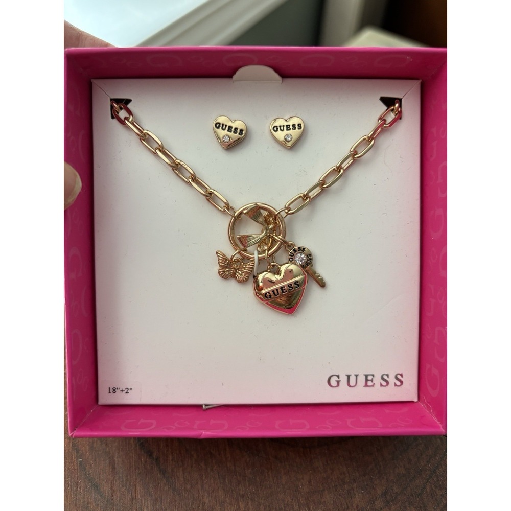 guess‎ necklace and ear ring gift box